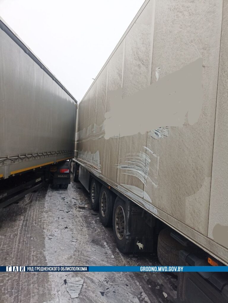 В Ошмянском районе серьезно травмирован водитель большегруза