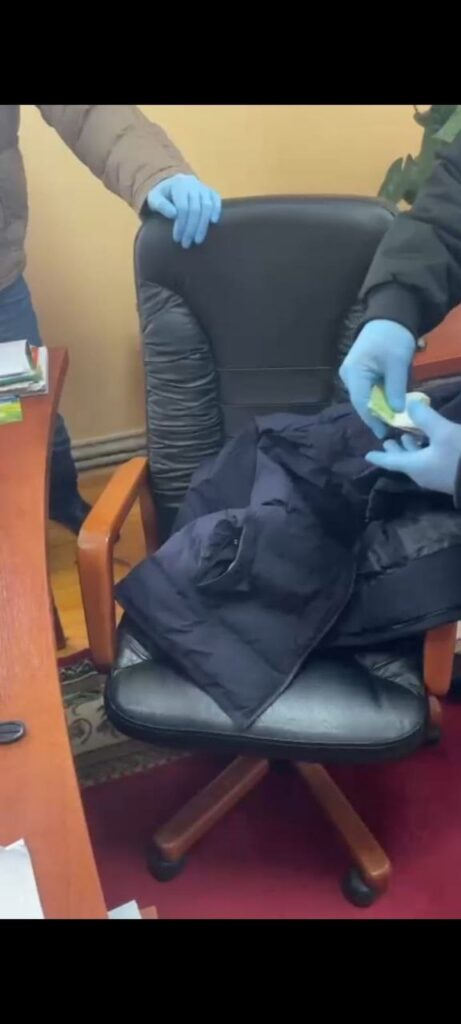 В Вороновском районе за взятку задержан директор сельхозпредприятия