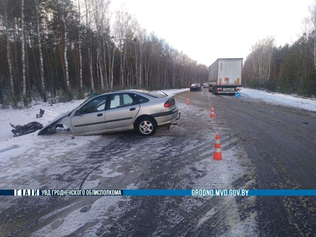В Свислочском районе пострадал водитель легковушки
